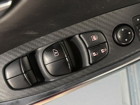 Used 2025 Nissan Sentra SR w/ SR Premium Package FWD image 15