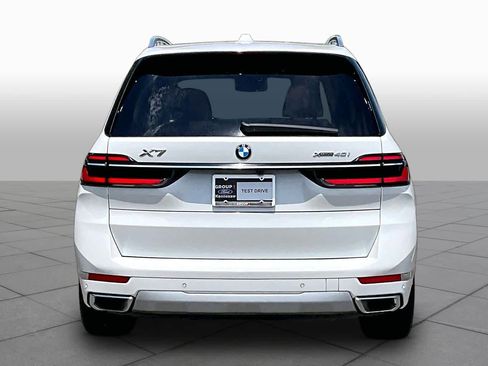 Used 2023 BMW X7 xDrive40i w/ Premium Package AWD/4WD image 5
