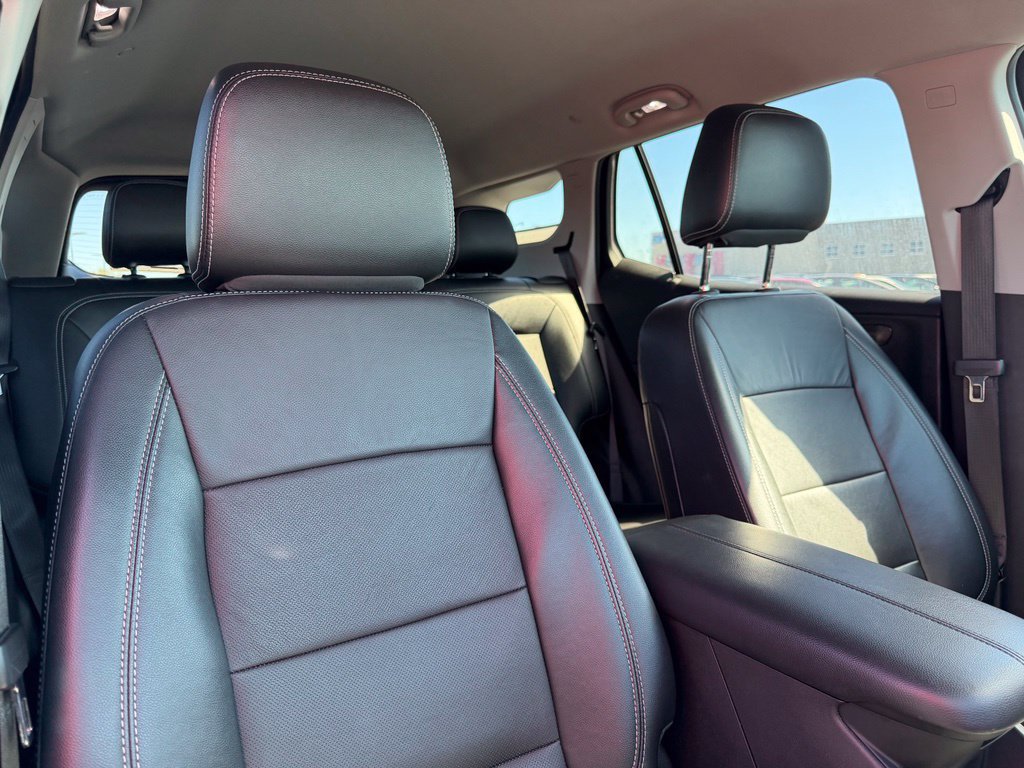 Used 2024 GMC Terrain SLT FWD image 10
