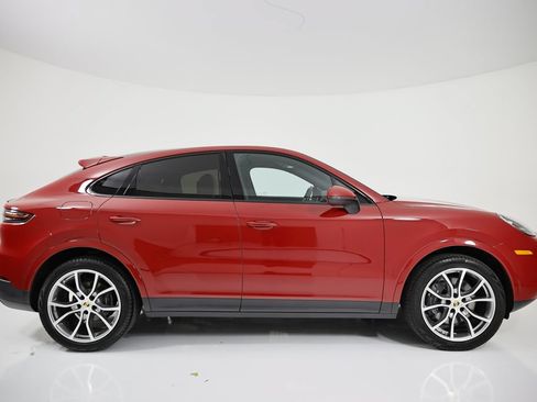 Certified 2023 Porsche Cayenne Coupe AWD/4WD image 8