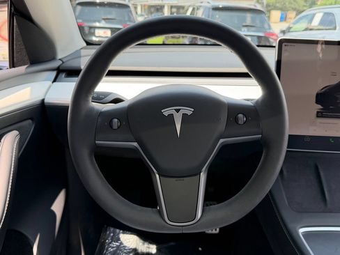 Used 2023 Tesla Model Y Long Range AWD/4WD image 42