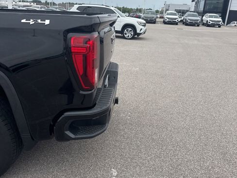Used 2020 GMC Sierra 1500 Elevation w/ Elevation 2.7L Value Package AWD/4WD image 9