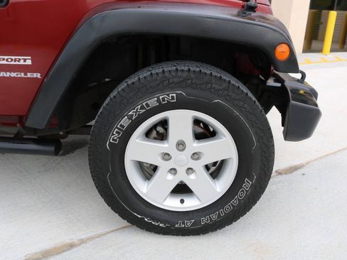 Used 2010 Jeep Wrangler Rubicon w/ PWR Convenience Group AWD/4WD image 61