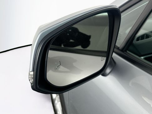 Used 2024 Toyota Corolla Cross LE FWD image 16