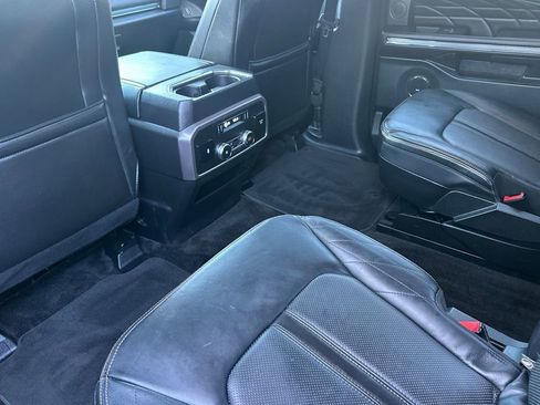 Used 2018 Ford Expedition Platinum image 14