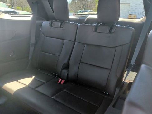 Used 2022 Ford Explorer King Ranch w/ Technology Package image 17