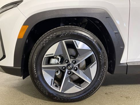 Certified 2025 Hyundai Tucson SEL image 11
