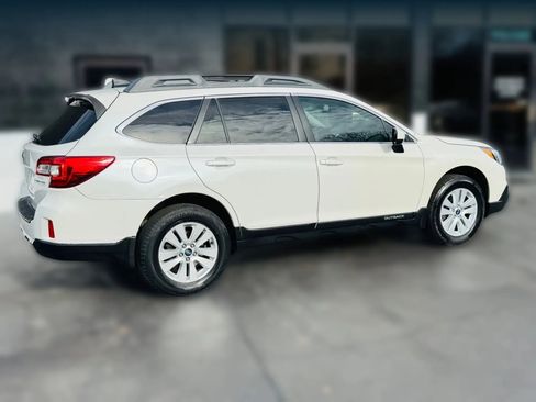 Used 2016 Subaru Outback 2.5i Premium image 5