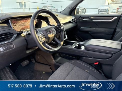 Used 2025 GMC Acadia Elevation image 12