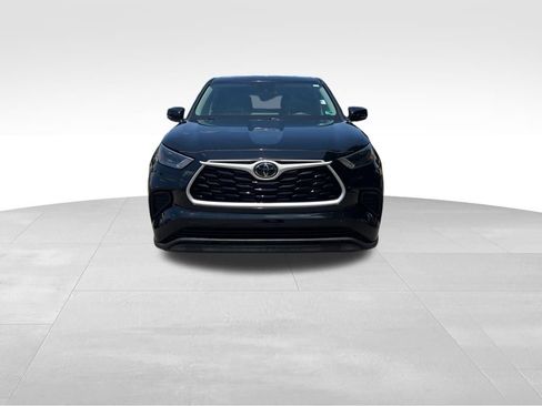 Used 2023 Toyota Highlander L image 10