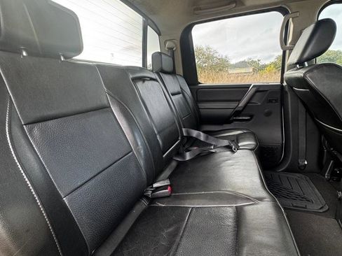 Used 2011 Nissan Titan SL w/ SL Technology Pkg image 16