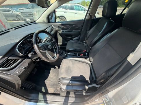 Used 2021 Buick Encore Preferred FWD image 9