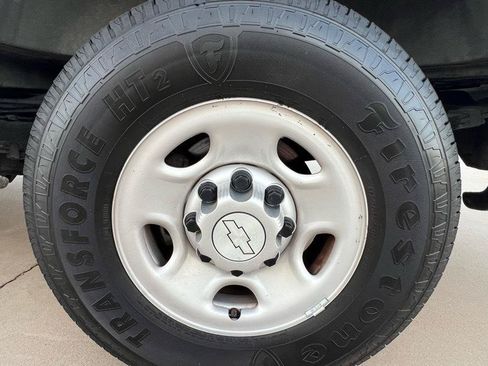 Used 2016 Chevrolet Express 2500 RWD image 10