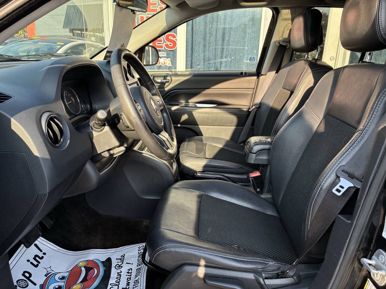 Used 2014 Jeep Compass Latitude w/ Sun/Sound Group FWD image 10