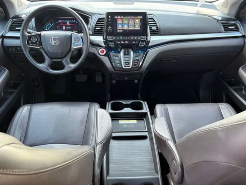 Used 2020 Honda Odyssey Elite image 2