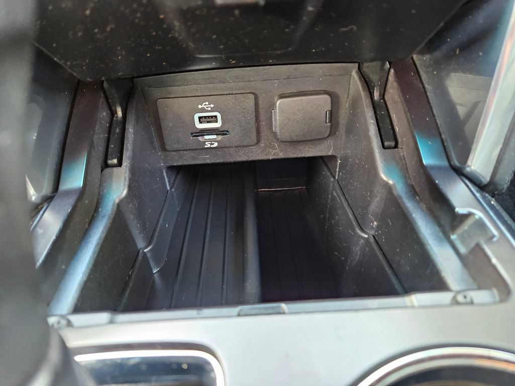 Used 2016 Ford Explorer Platinum AWD/4WD image 36
