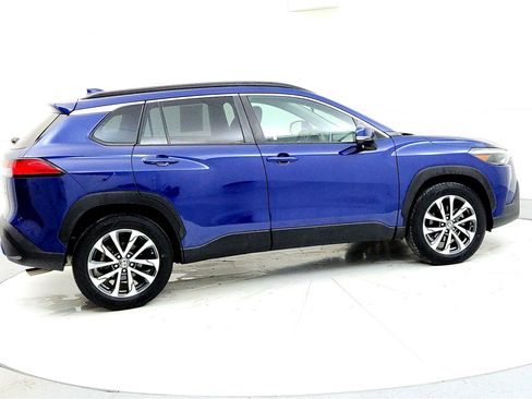Certified 2022 Toyota Corolla Cross XLE image 6