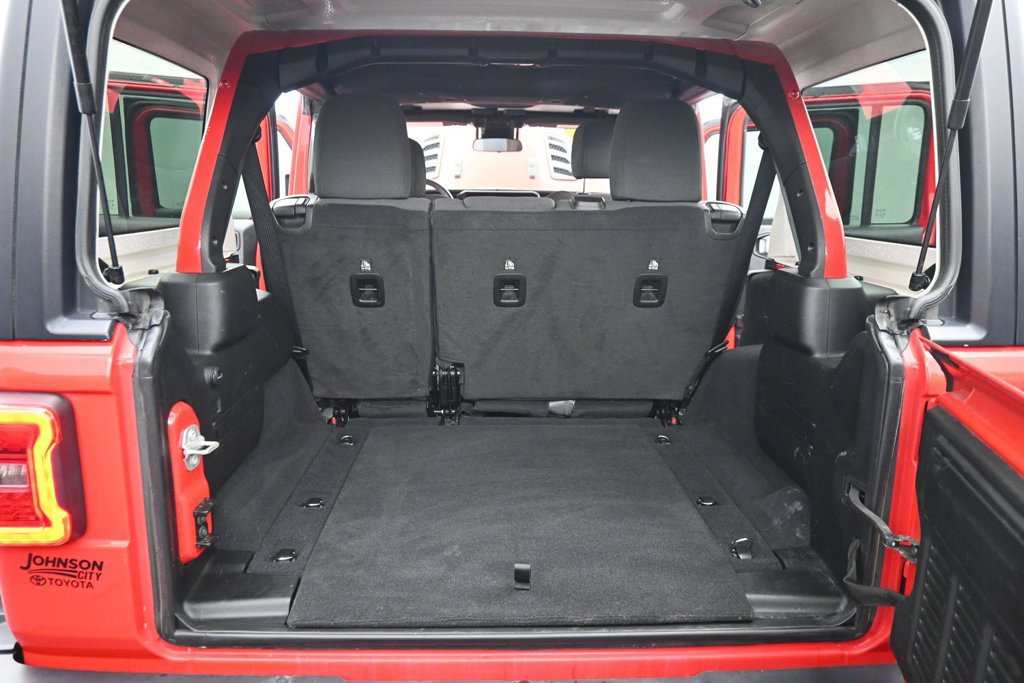 Used 2024 Jeep Wrangler Unlimited Rubicon AWD/4WD image 28