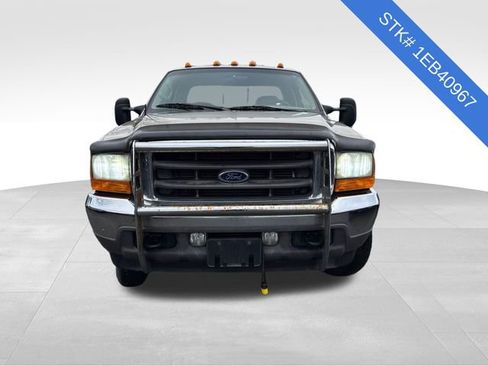 Used 2001 Ford F350 XL image 2