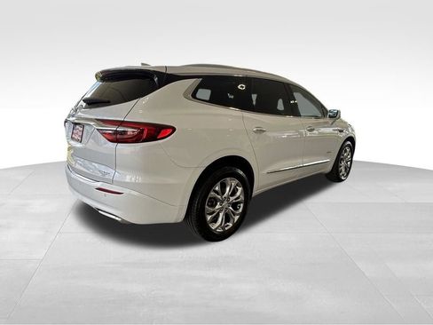 Used 2020 Buick Enclave Avenir w/ Avenir Technology Package FWD image 4