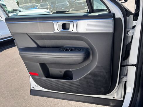 Used 2025 Hyundai Santa Fe SEL AWD/4WD image 18