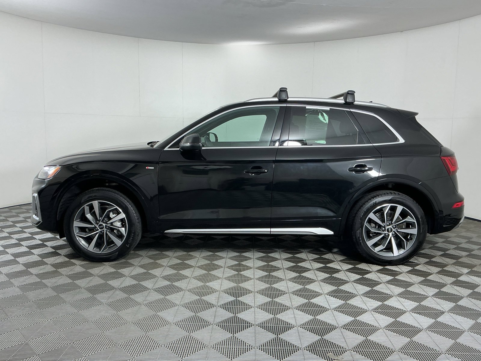 Used 2023 Audi Q5 2.0T Premium Plus w/ Premium Plus Package AWD/4WD image 4