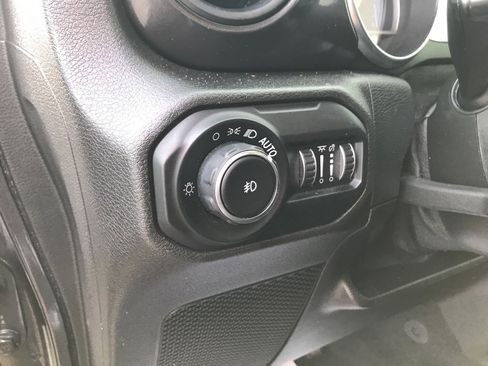 Used 2021 Jeep Wrangler Unlimited Sport image 35