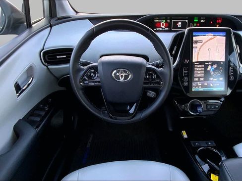 Used 2021 Toyota Prius Prime XLE FWD image 6