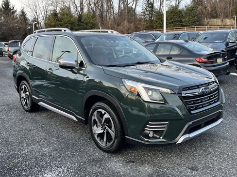 Used 2023 Subaru Forester Touring image 3