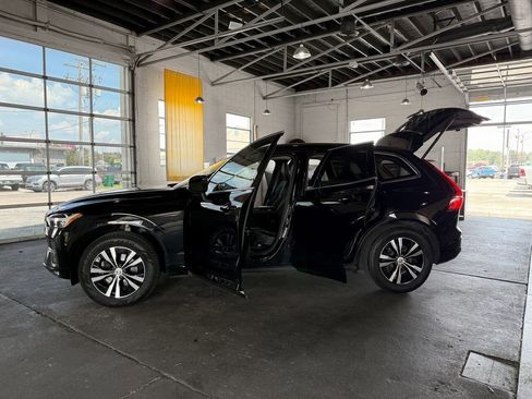 Used 2023 Volvo XC60 B5 Core image 18