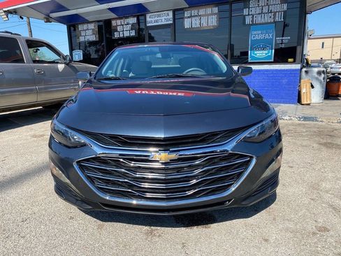 Used 2020 Chevrolet Malibu LT image 2
