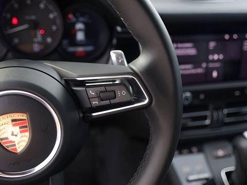 Used 2025 Porsche Macan image 13