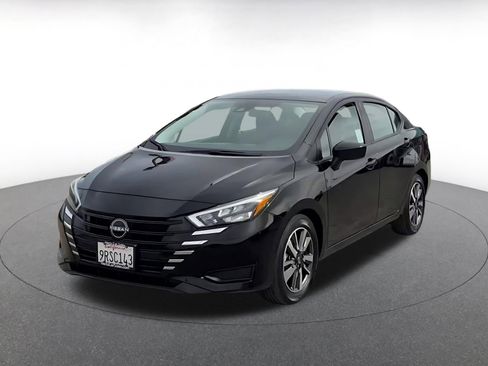 Used 2025 Nissan Versa SV image 7
