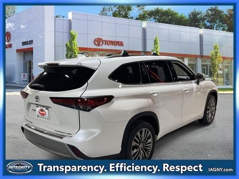 Used 2020 Toyota Highlander Platinum image 7