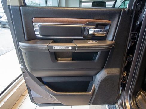 Used 2016 RAM 1500 Laramie w/ Convenience Group image 9