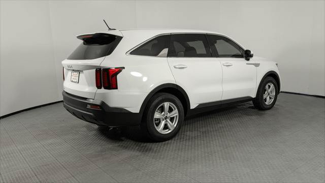 Used 2023 Kia Sorento LX FWD image 23