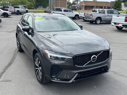 Used 2025 Volvo XC60 B5 Plus w/ Climate Package AWD/4WD image 4