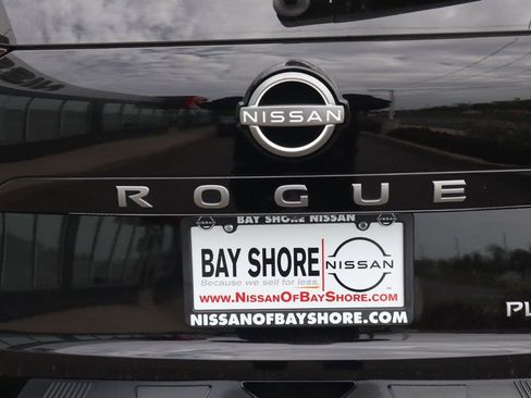 Certified 2025 Nissan Rogue Platinum FWD image 36