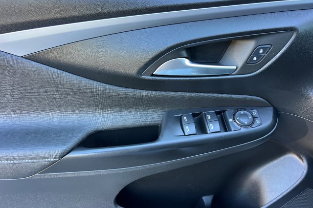 Used 2024 Buick Envista Preferred w/ Advanced Safety Package FWD image 11