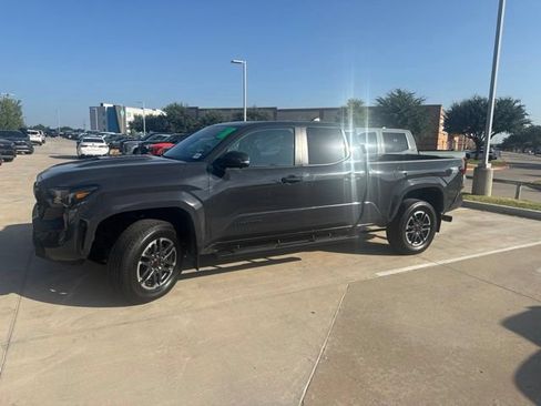 Used 2024 Toyota Tacoma TRD Sport w/ TRD Sport Premium Package AWD/4WD image 6