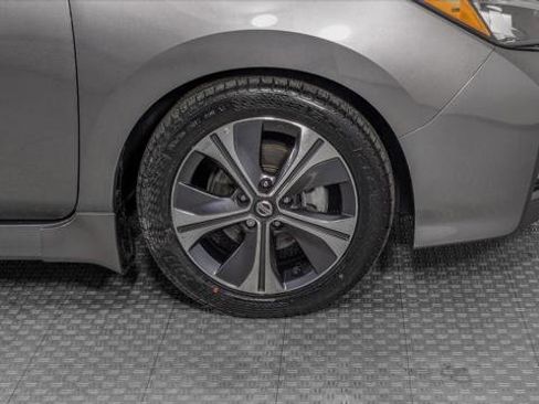 Used 2020 Nissan Leaf SV w/ SV Technology Package image 39