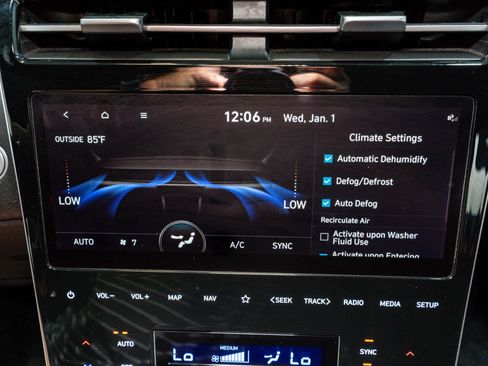 Used 2022 Hyundai Santa Cruz Limited image 23