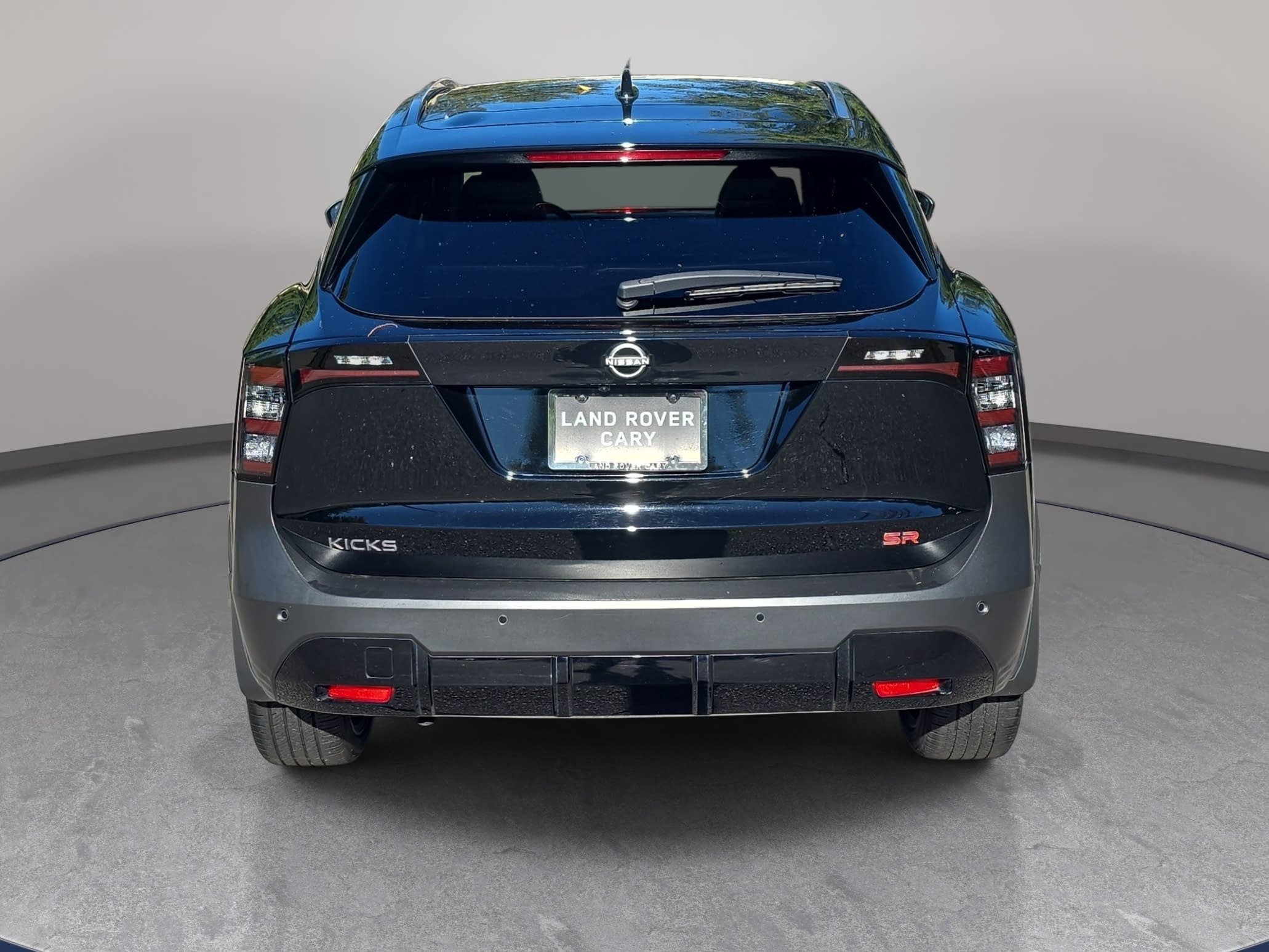 Used 2025 Nissan Kicks SR FWD image 6