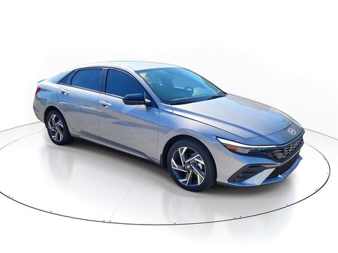 New 2025 Hyundai Elantra SEL image 1