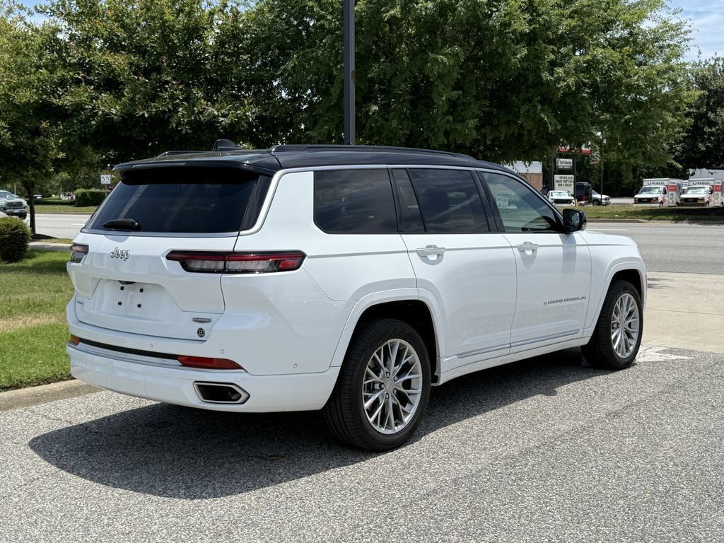 Used 2024 Jeep Grand Cherokee L Summit w/ Luxury Tech Group V AWD/4WD image 12