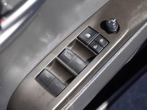 Used 2023 Toyota Camry SE FWD image 12