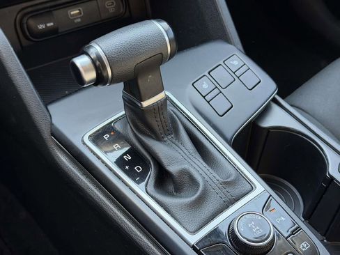 Used 2024 Kia Sportage LX image 6