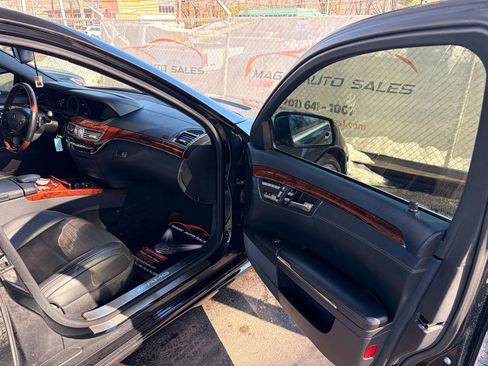 Used 2011 Mercedes-Benz S 63 AMG S 63 AMG Sedan 4D image 35