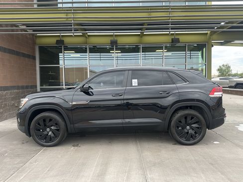 Used 2024 Volkswagen Atlas Cross Sport SE w/ Panoramic Sunroof Package AWD/4WD image 6
