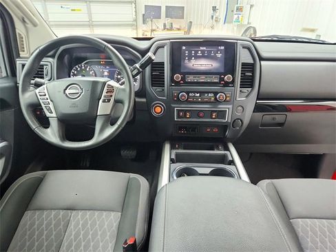 Used 2024 Nissan Titan SV w/ SV Convenience Package image 23